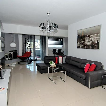 Mistral Luxury Living Aparthotel Néa Péramos Exteriör bild