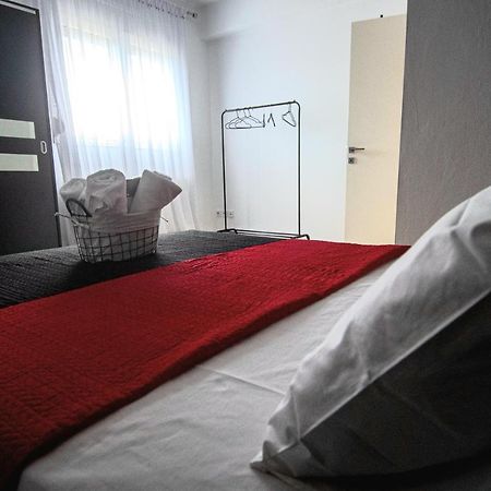 Mistral Luxury Living Aparthotel Néa Péramos Exteriör bild