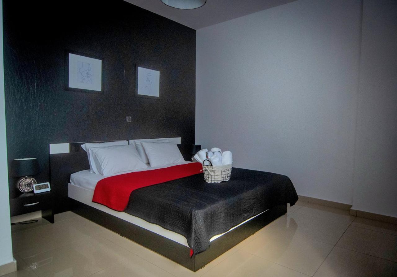 Mistral Luxury Living Aparthotel Néa Péramos Exteriör bild