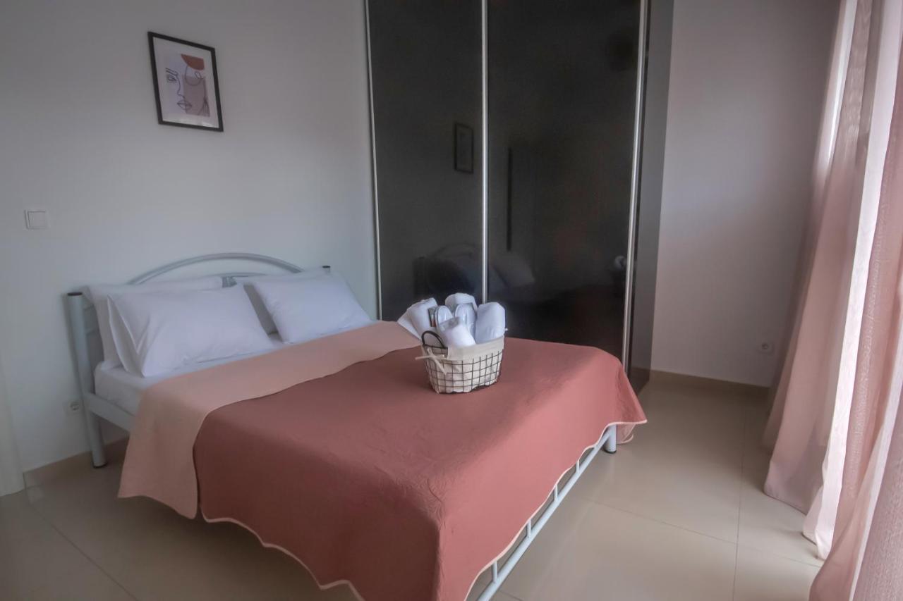 Mistral Luxury Living Aparthotel Néa Péramos Exteriör bild
