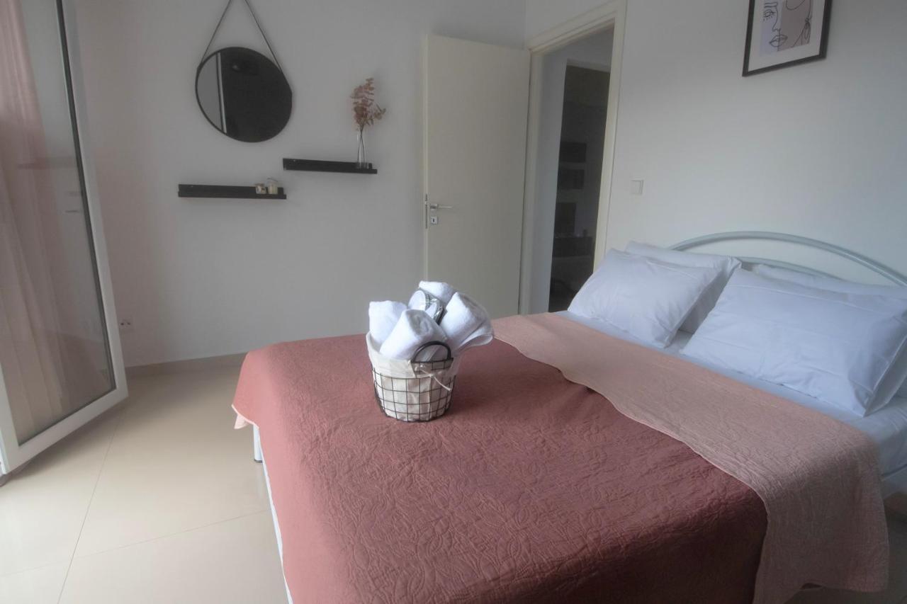 Mistral Luxury Living Aparthotel Néa Péramos Exteriör bild